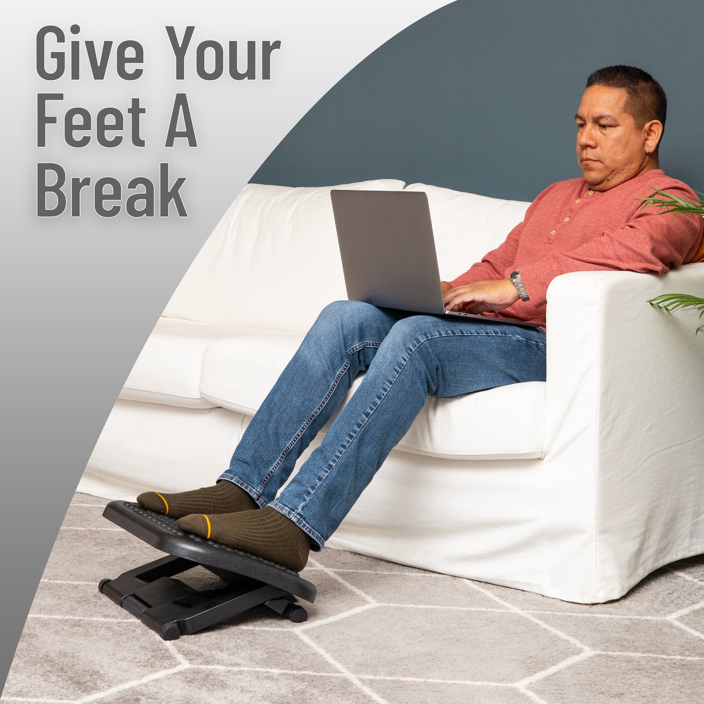 Mind Reader Foot Rest, Under Desk at Work, Ergonomic, Height Adjustable, Office, Plastic, 17"L x 13"W x 6.25"H