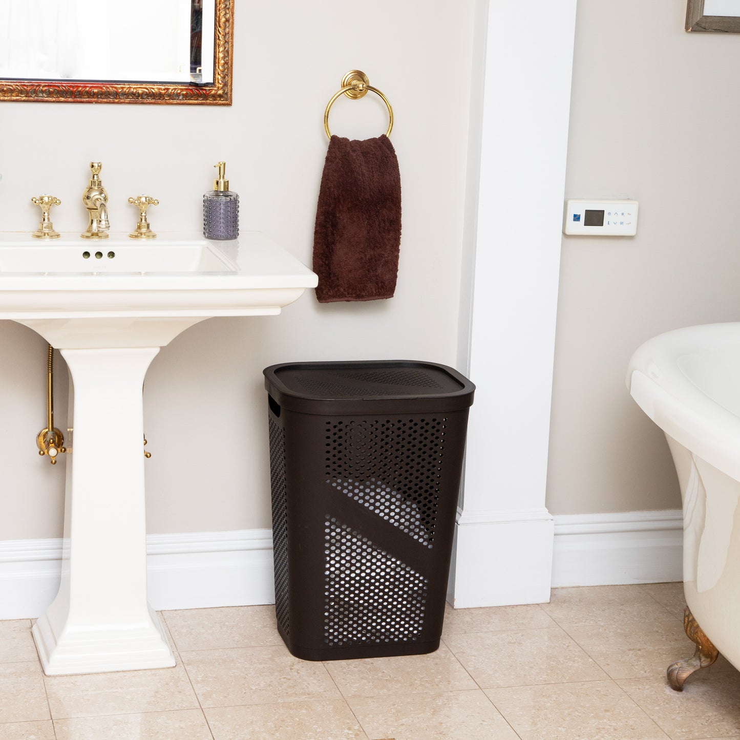 Mind Reader 60L Slim Laundry Hamper, Clothes Basket, Lid, Ventilated, Plastic, 17.25"L x 13.75"W x 23.5"H