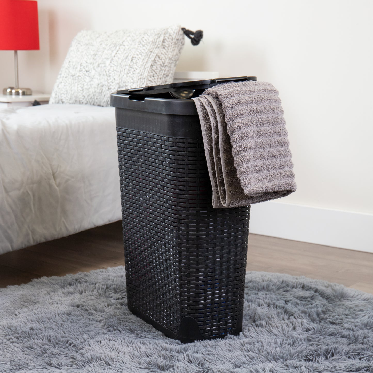 Mind Reader Slim Laundry Hamper with Lid, 40L Clothes Basket, Premium Wicker Design, Plastic