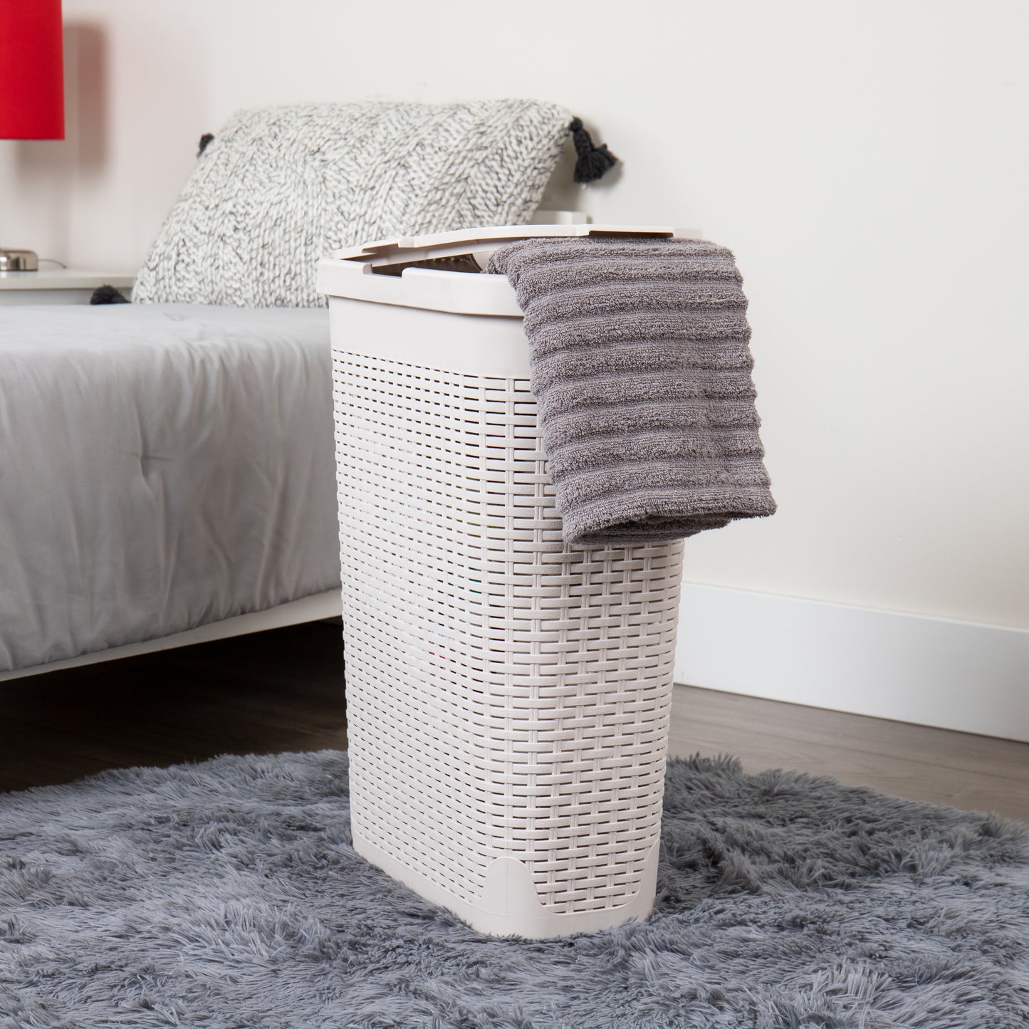 Mind Reader Slim Laundry Hamper with Lid, 40L Clothes Basket, Premium Wicker Design, Plastic