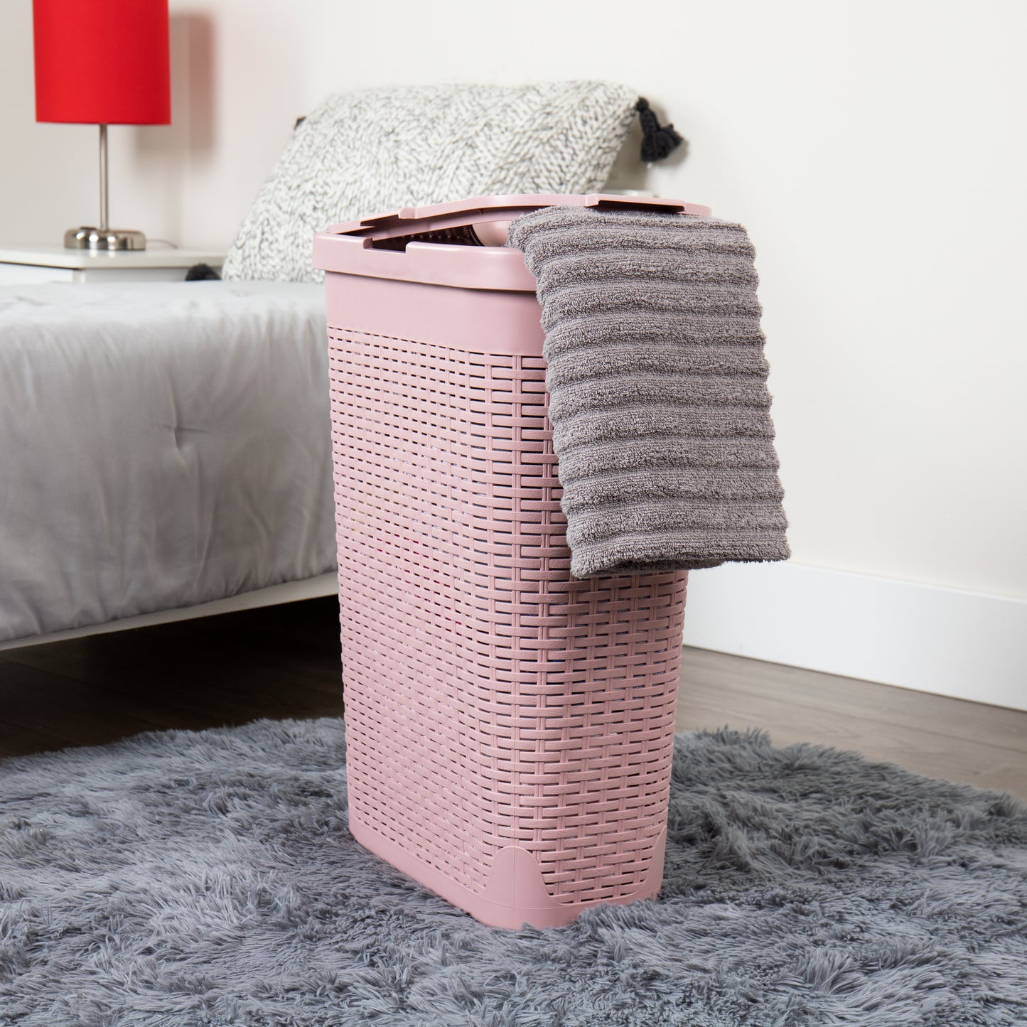Mind Reader Slim Laundry Hamper with Lid, 40L Clothes Basket, Premium Wicker Design, Plastic
