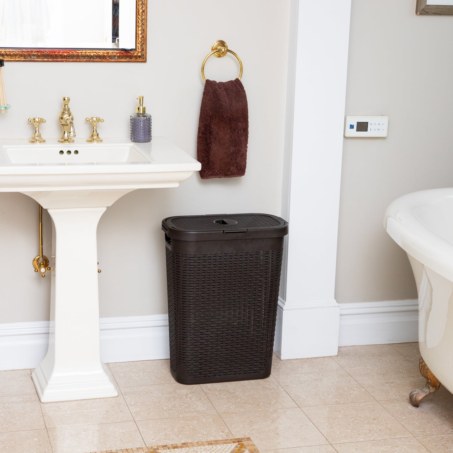 Mind Reader Slim Laundry Hamper with Lid, 40L Clothes Basket, Premium Wicker Design, Plastic