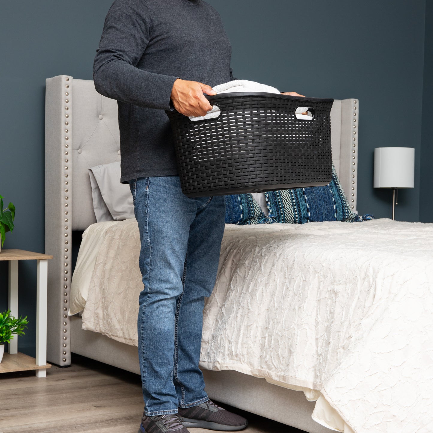 Mind Reader 40L Laundry Basket, Clothes Hamper, Wicker Design, Plastic, 23"L x 14.5"W x 11"H