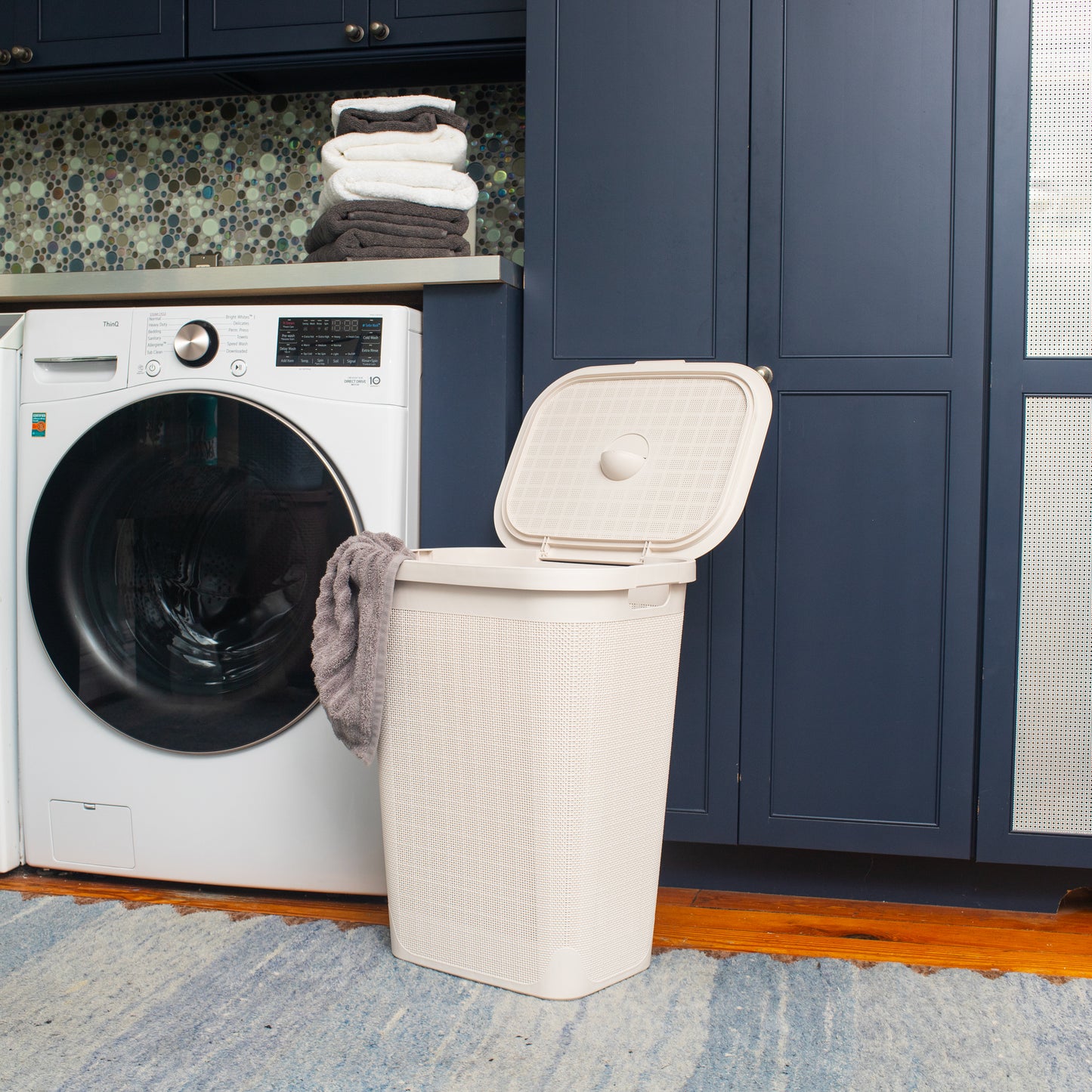 Mind Reader 60L Slim Laundry Hamper, Clothes Basket, Lid, Linen Design, Plastic, 18.25”L x 14.25”W x 23.5”H