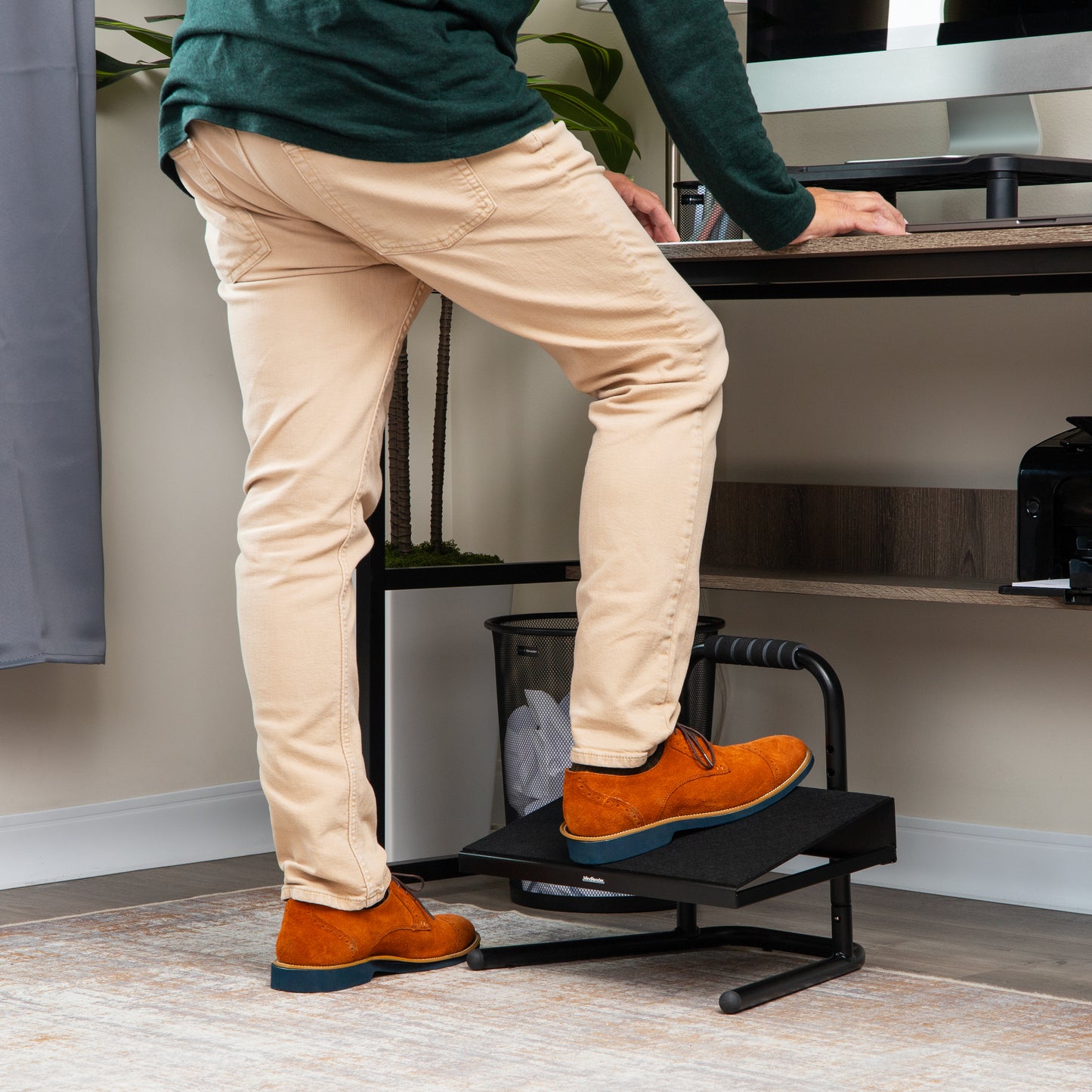 Mind Reader Foot Rest, Under Desk at Work, Ergonomic, Height Adjustable, Office, Metal, 15"L x 14.25"W x 14.5"H, Black