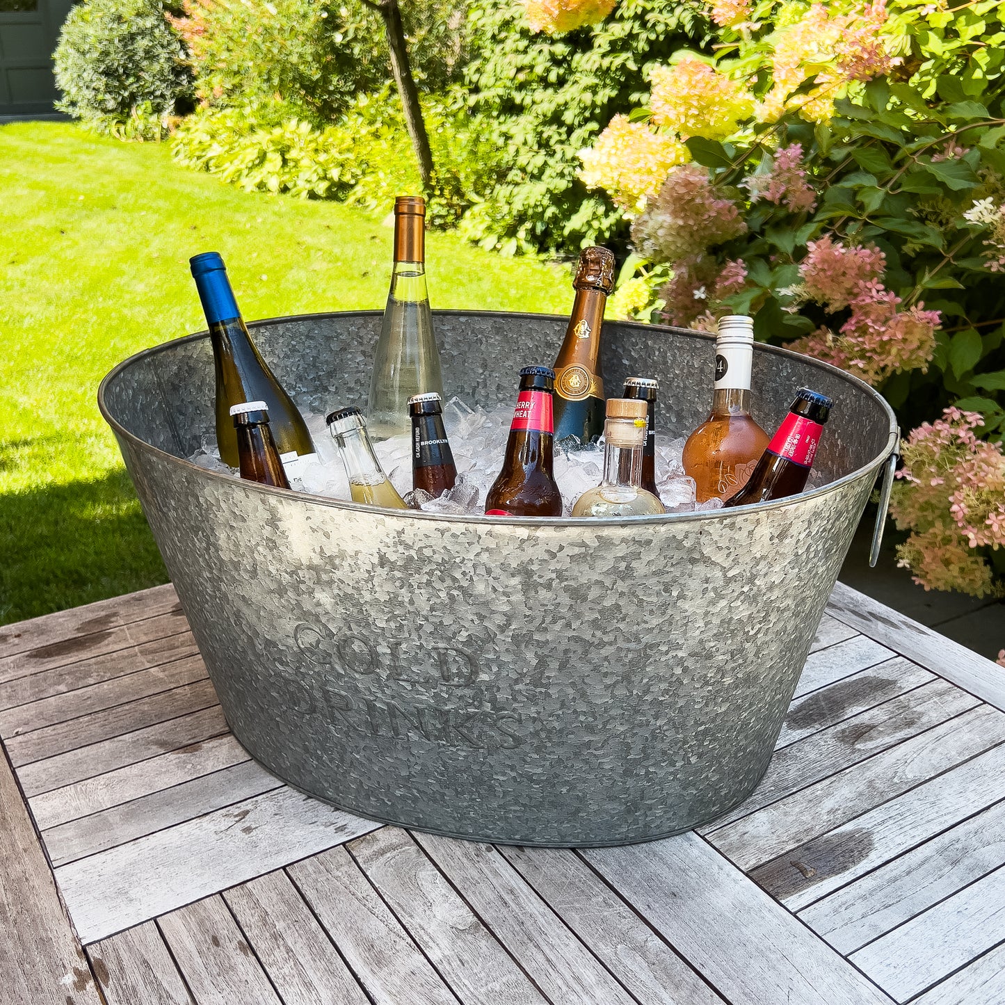 Mind Reader Cold Beverage Bucket with Handles, Party Basket, Entertaining, Portable, Large, Galvanized Metal, 18"L x 24"W x 12"H, Silver