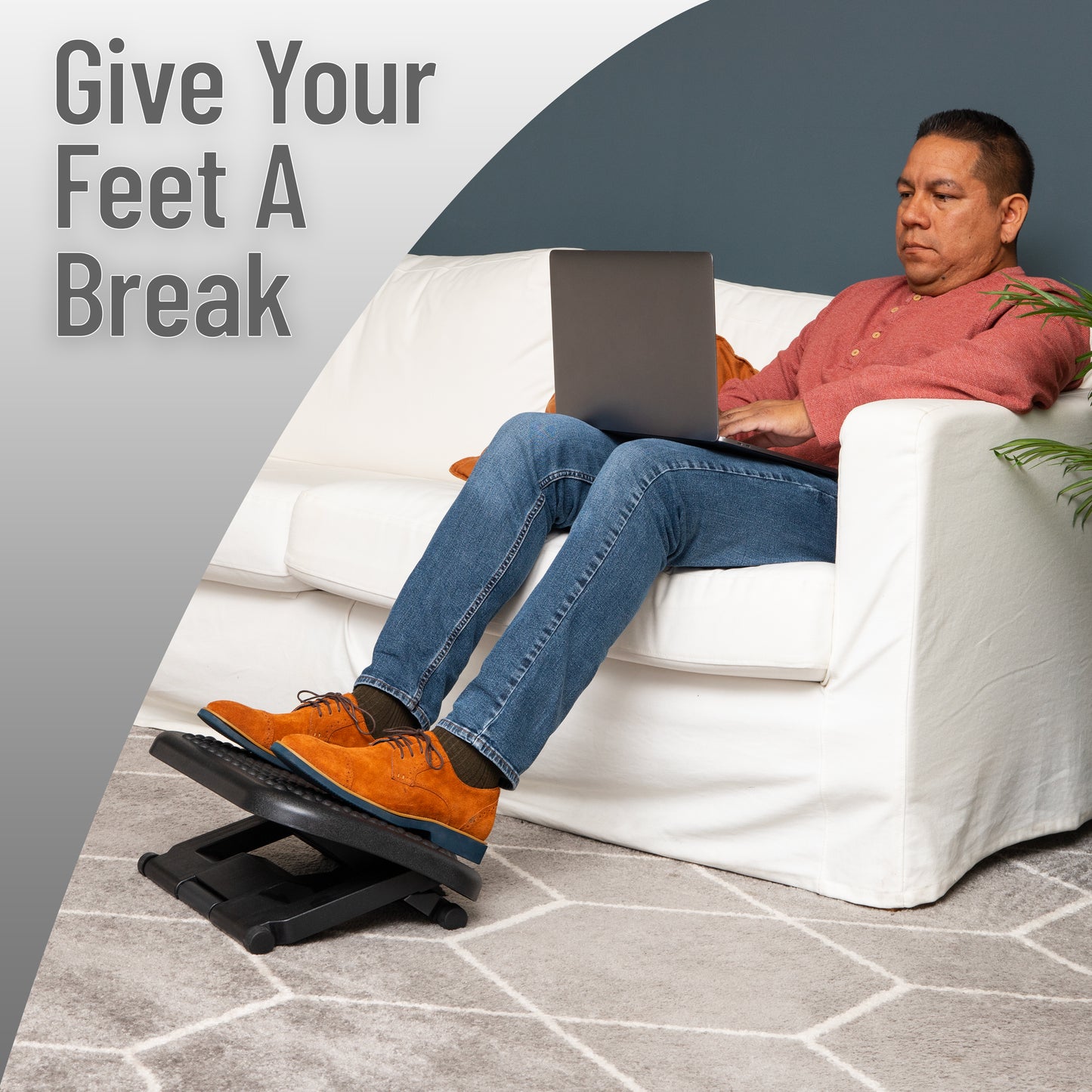 Mind Reader Foot Rest, Under Desk at Work, Ergonomic, Height Adjustable, Office, Plastic, 18"L x 13.5"W x 6.5"H, Black