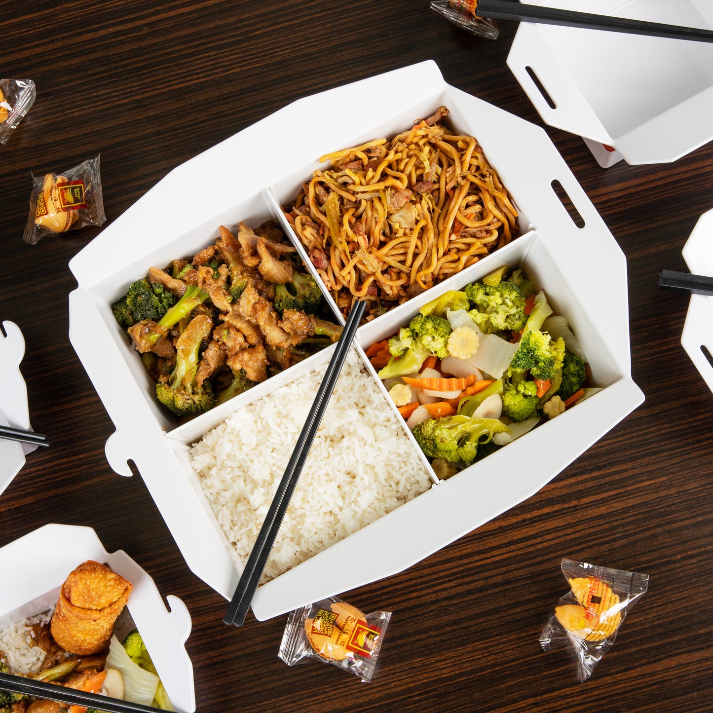 Mind Reader Chinese Take Out Serving Set, Divided Serving Tray, 4 Bowls, Melamine, 15"L x 13"W x 5.5"H, 5 pcs, White