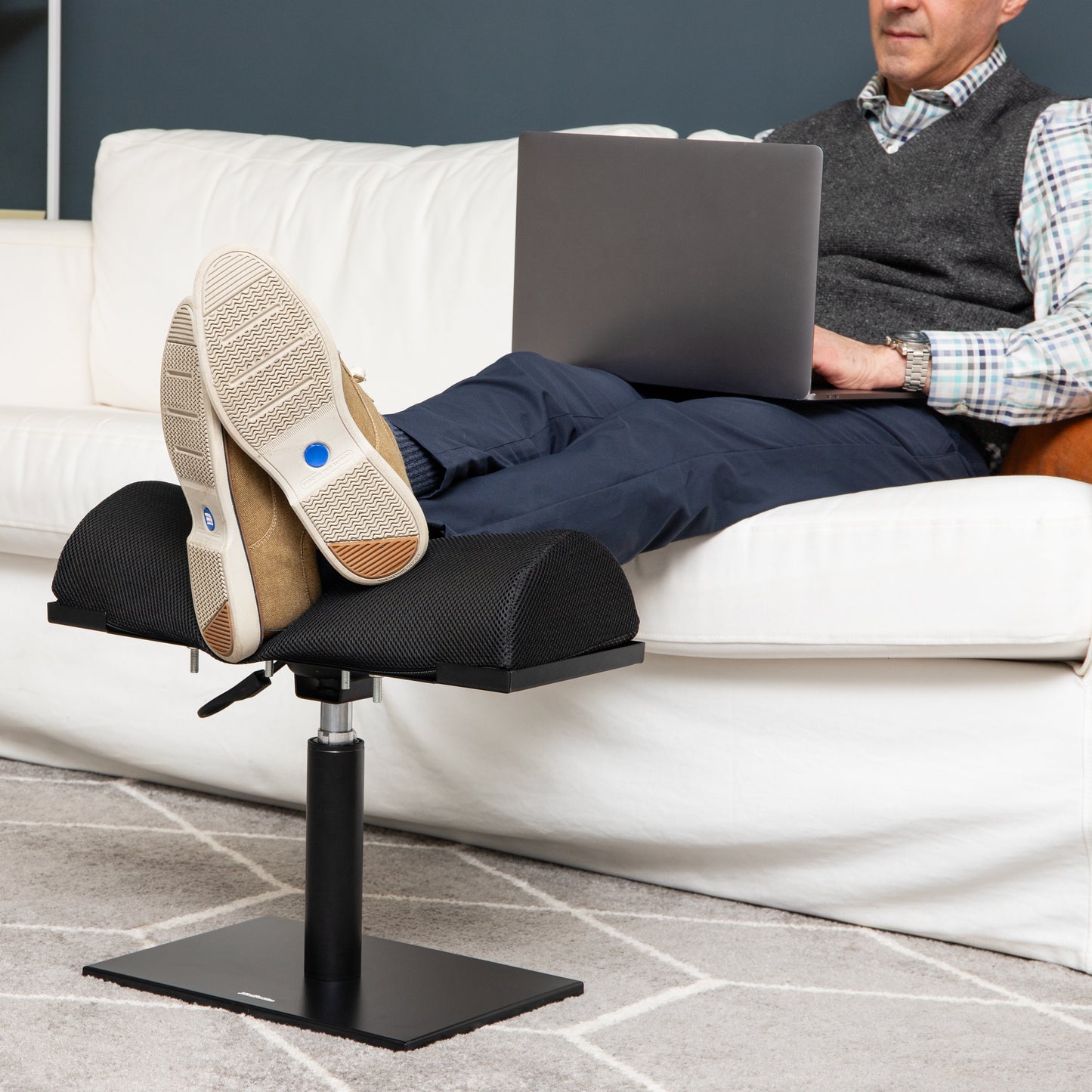 Mind Reader Foot Rest, Under Desk at Work, Ergonomic, Height Adjustable, Office, Foam, 16.75"L x 7.5"W x 3.75"H, Black