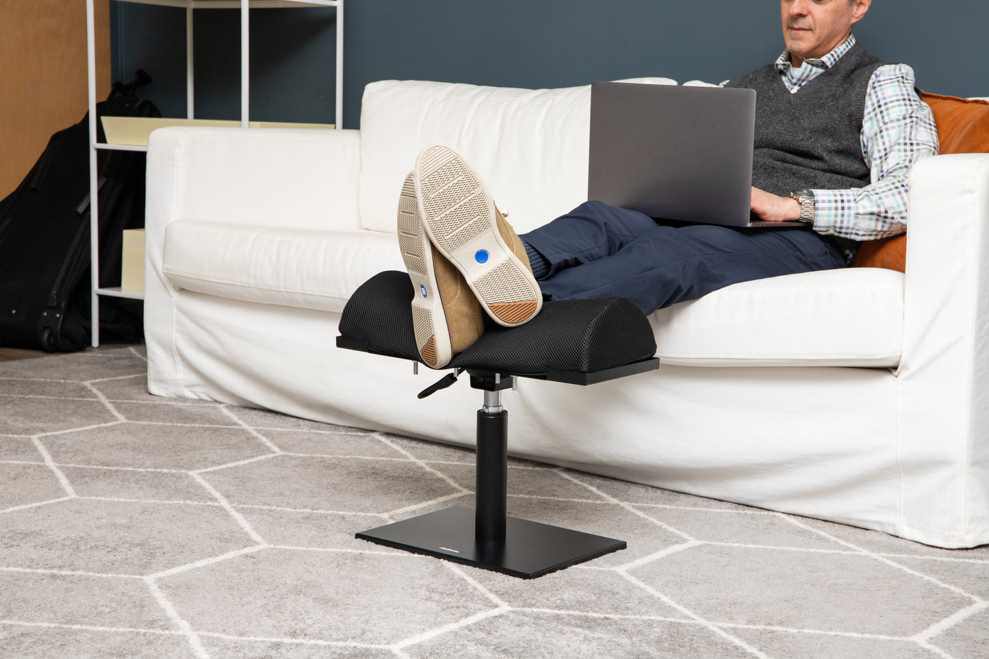 Mind Reader Foot Rest, Under Desk at Work, Ergonomic, Height Adjustable, Office, Foam, 16.75"L x 7.5"W x 3.75"H, Black