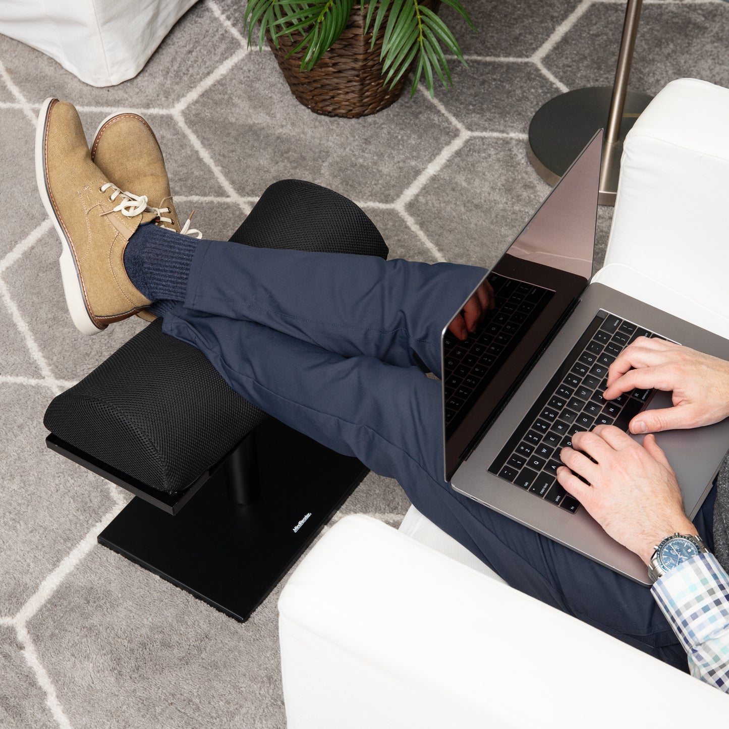 Mind Reader Foot Rest, Under Desk at Work, Ergonomic, Height Adjustable, Office, Foam, 16.75"L x 7.5"W x 3.75"H, Black