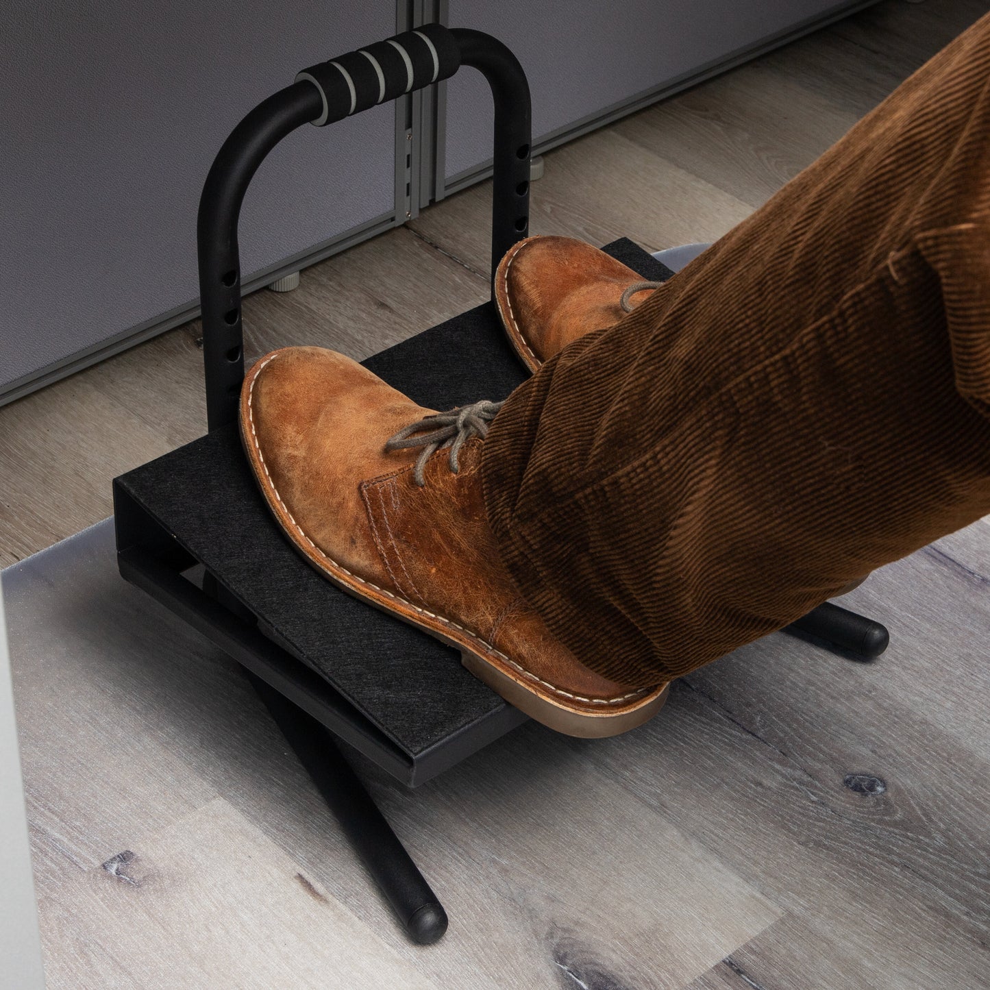 Mind Reader Foot Rest, Under Desk at Work, Ergonomic, Height Adjustable, Office, Metal, 15"L x 14.25"W x 14.5"H, Black