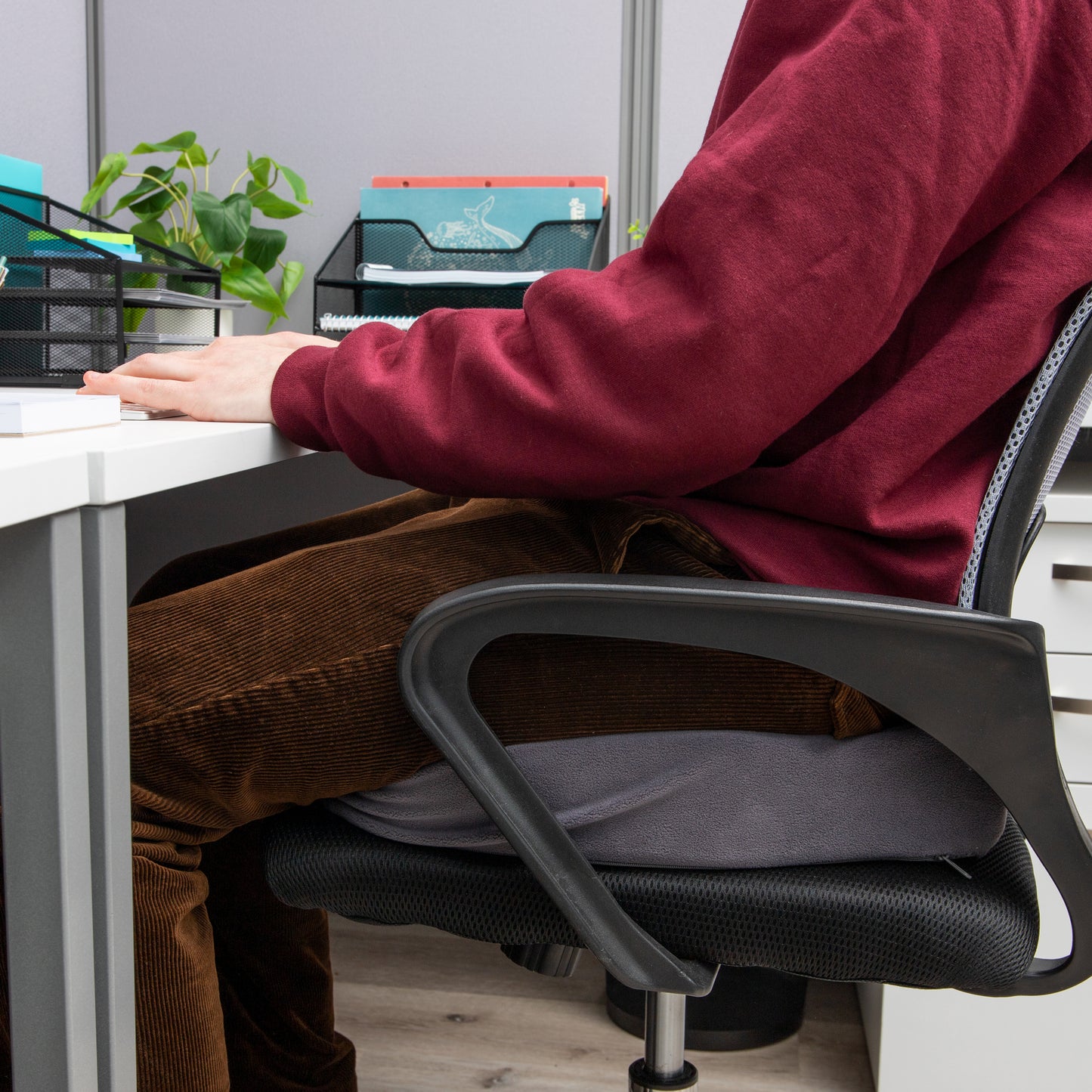 Mind Reader Memory Foam Seat Cushion, Ergonomic Pressure Relief for Office, Car, and More, Relieves Hip, Tailbone, Coccyx & Sciatica Pain, 18"L x 16.75"W x 4"H