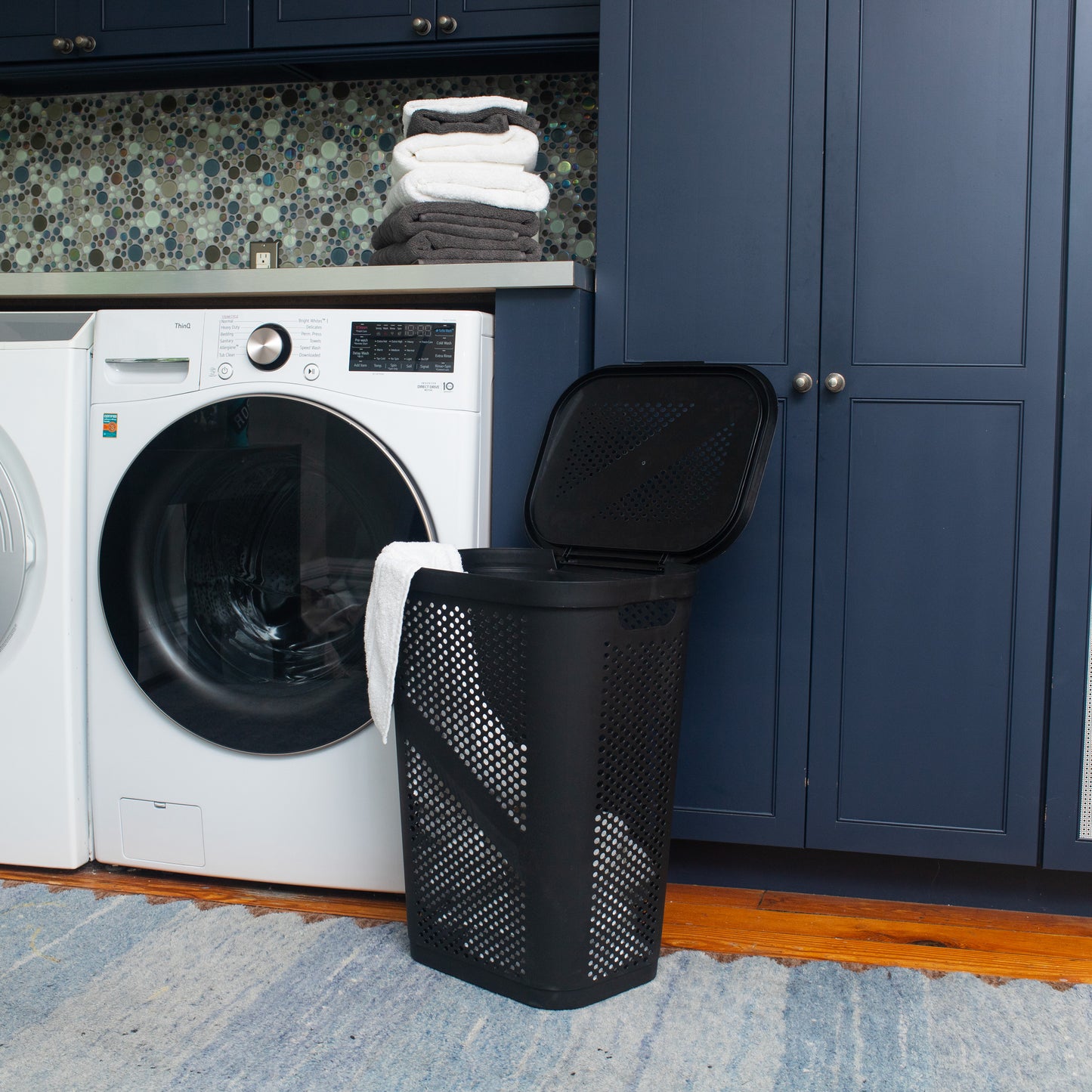 Mind Reader 60L Slim Laundry Hamper, Clothes Basket, Lid, Ventilated, Plastic, 17.25"L x 13.75"W x 23.5"H