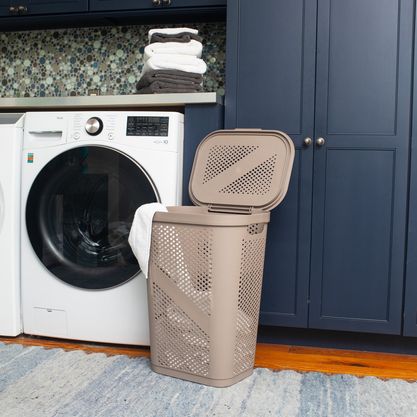 Mind Reader 60L Slim Laundry Hamper, Clothes Basket, Lid, Ventilated, Plastic, 17.25"L x 13.75"W x 23.5"H
