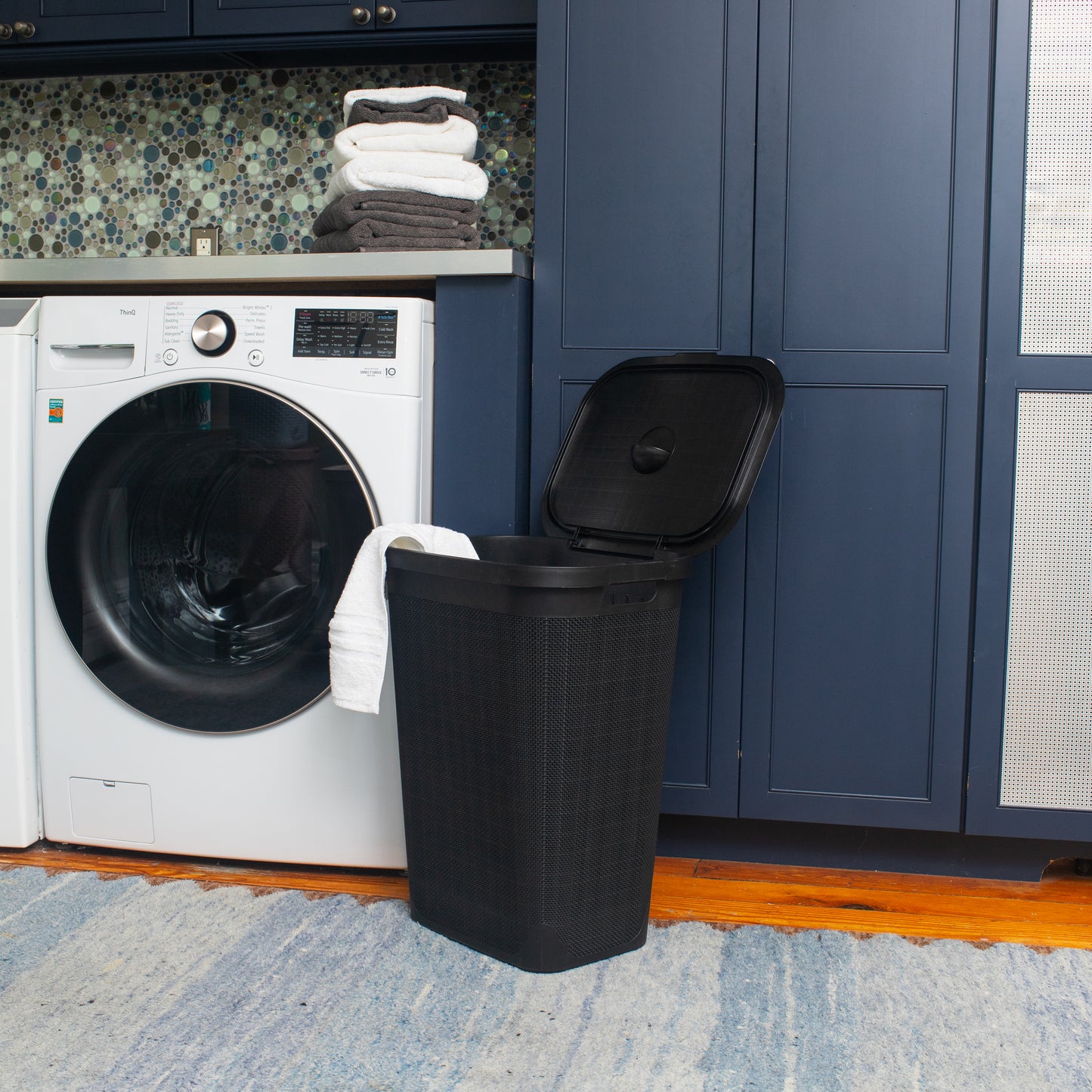 Mind Reader 60L Slim Laundry Hamper, Clothes Basket, Lid, Linen Design, Plastic, 18.25”L x 14.25”W x 23.5”H