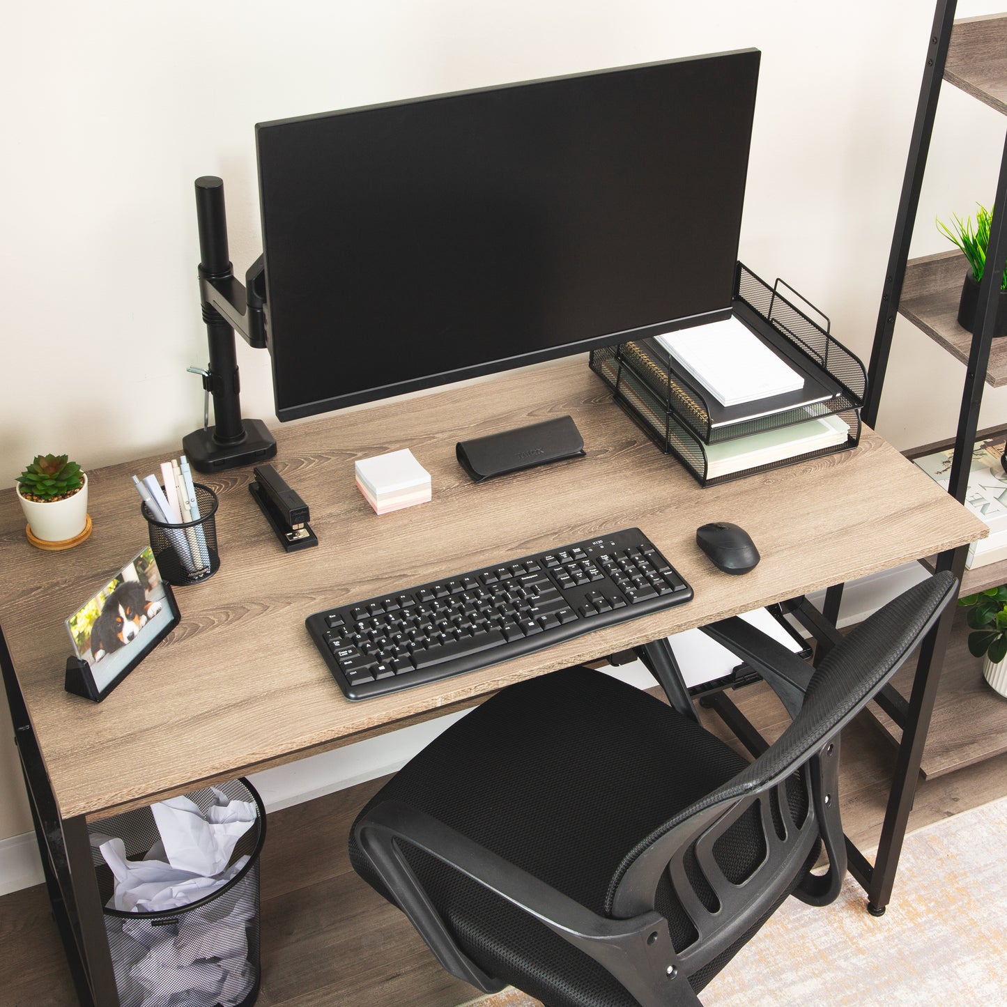 Mind Reader Single Monitor Arm for 13–32 Inch Screens, Gas Spring VESA Desk Mount, 180° Rotation, ±180° Swivel, ±65° Tilt, Integrated Cable Management, Holds up to 19.8 lbs, Black
