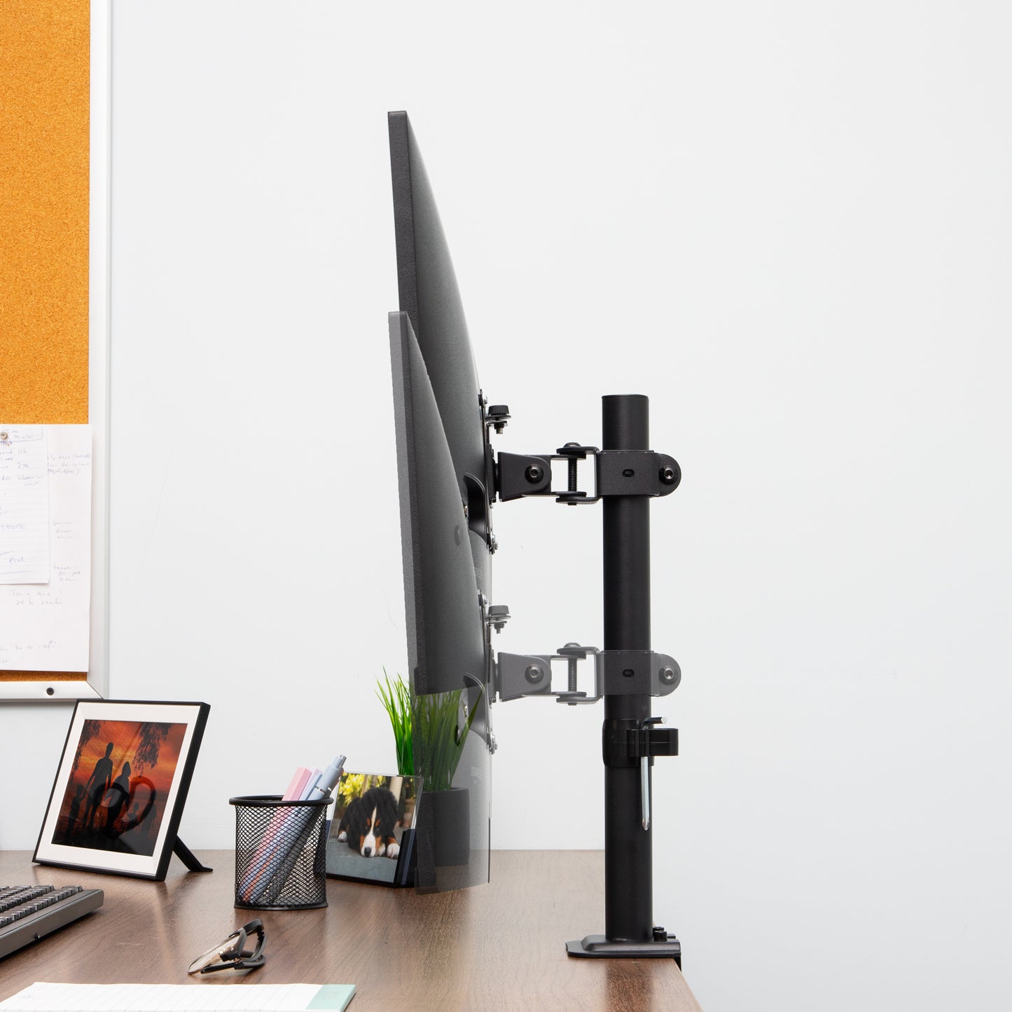Mind Reader Single Monitor Desk Mount for 13"-32" Screens, VESA 75x75/100x100, 180° Rotation, ±90° Swivel, ±45° Tilt, 17.6 lb Load Capacity, Cable Management, Quick Release, Black