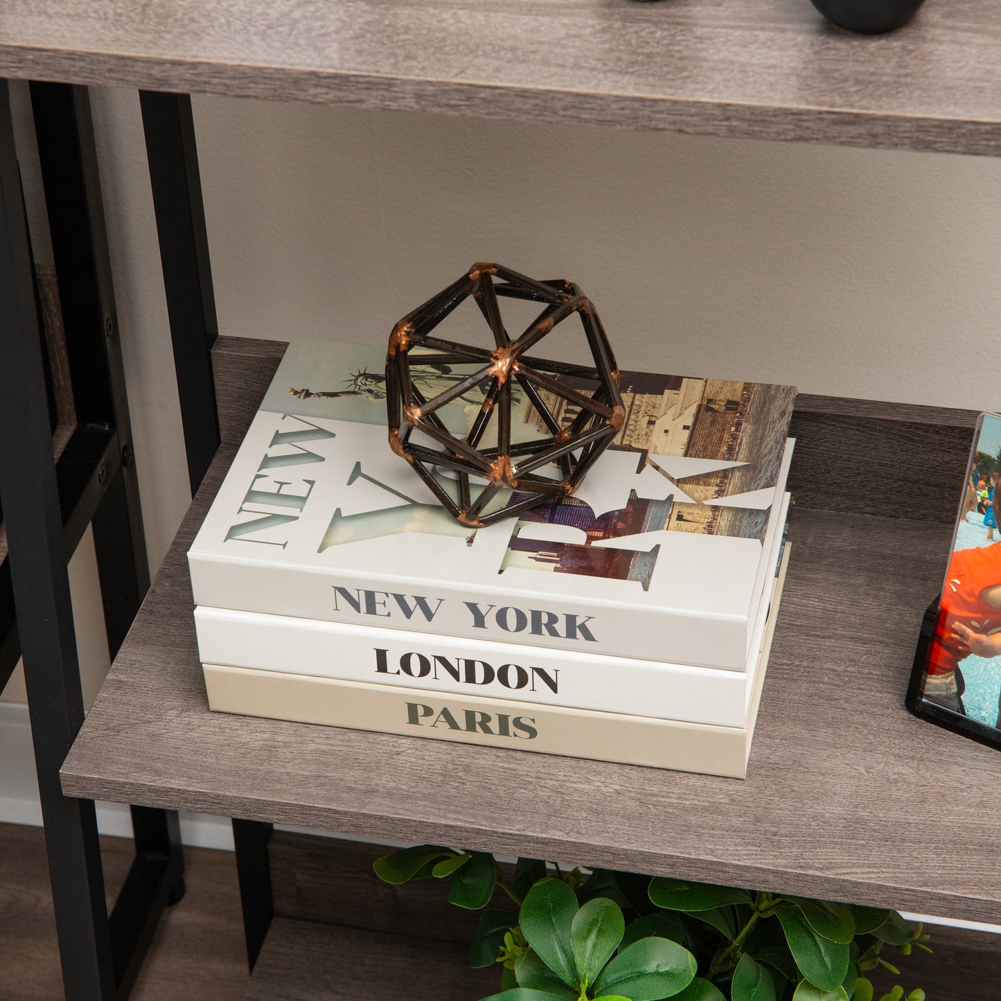 Mind Reader Metal Geometric Sculpture, Modern, Office Decoration, Home Decor, Metal, Black