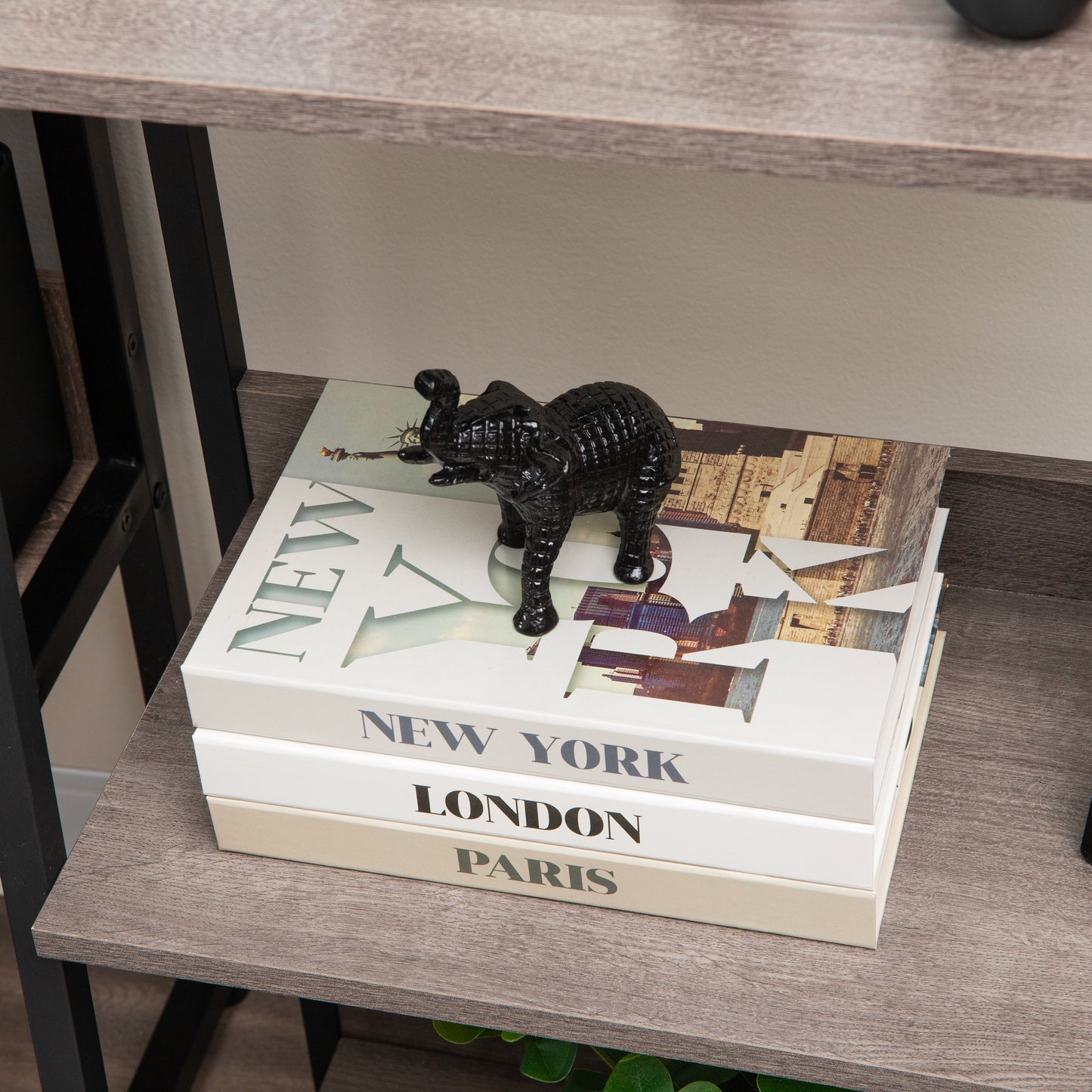 Mind Reader Lucky Wealth Elephant Figurine, Symbol of Fortune, Wealth, and Happiness, Decorative Sculpture, Cast Aluminum, Black