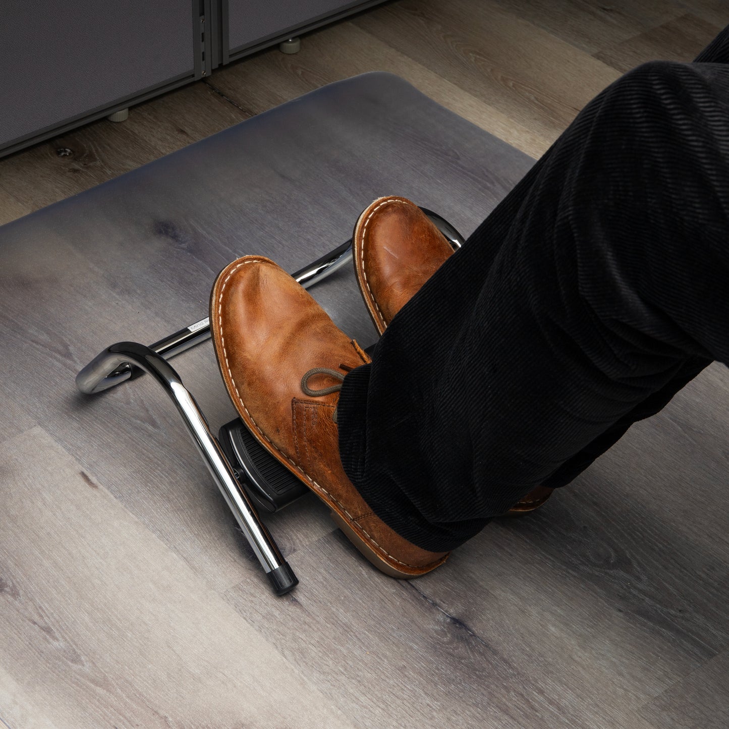 Mind Reader Black Metal Adjustable Foot Rest for Under Desk