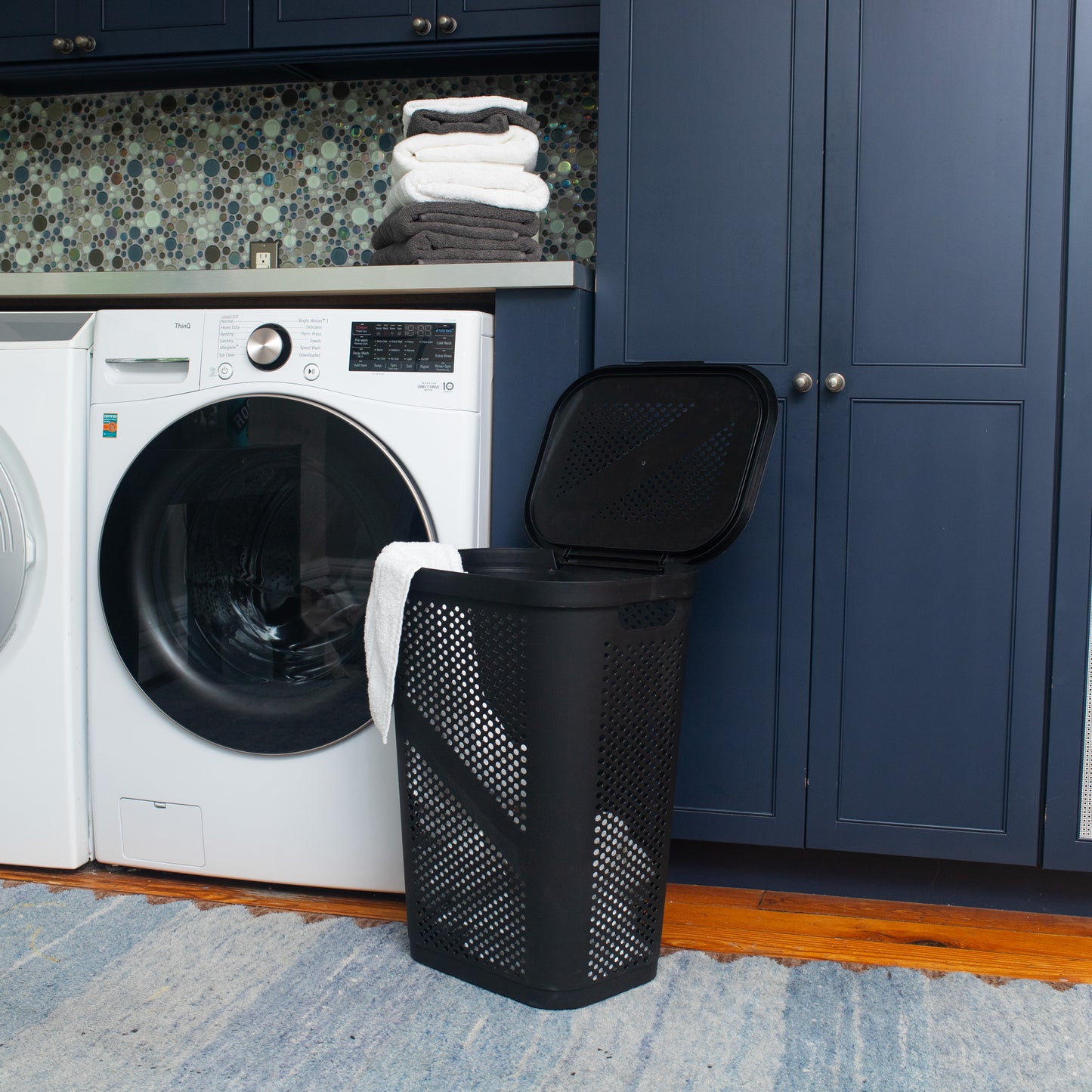 Mind Reader 60L Slim Laundry Hamper, Clothes Basket, Lid, Ventilated, Plastic, 17.25"L x 13.75"W x 23.5"H
