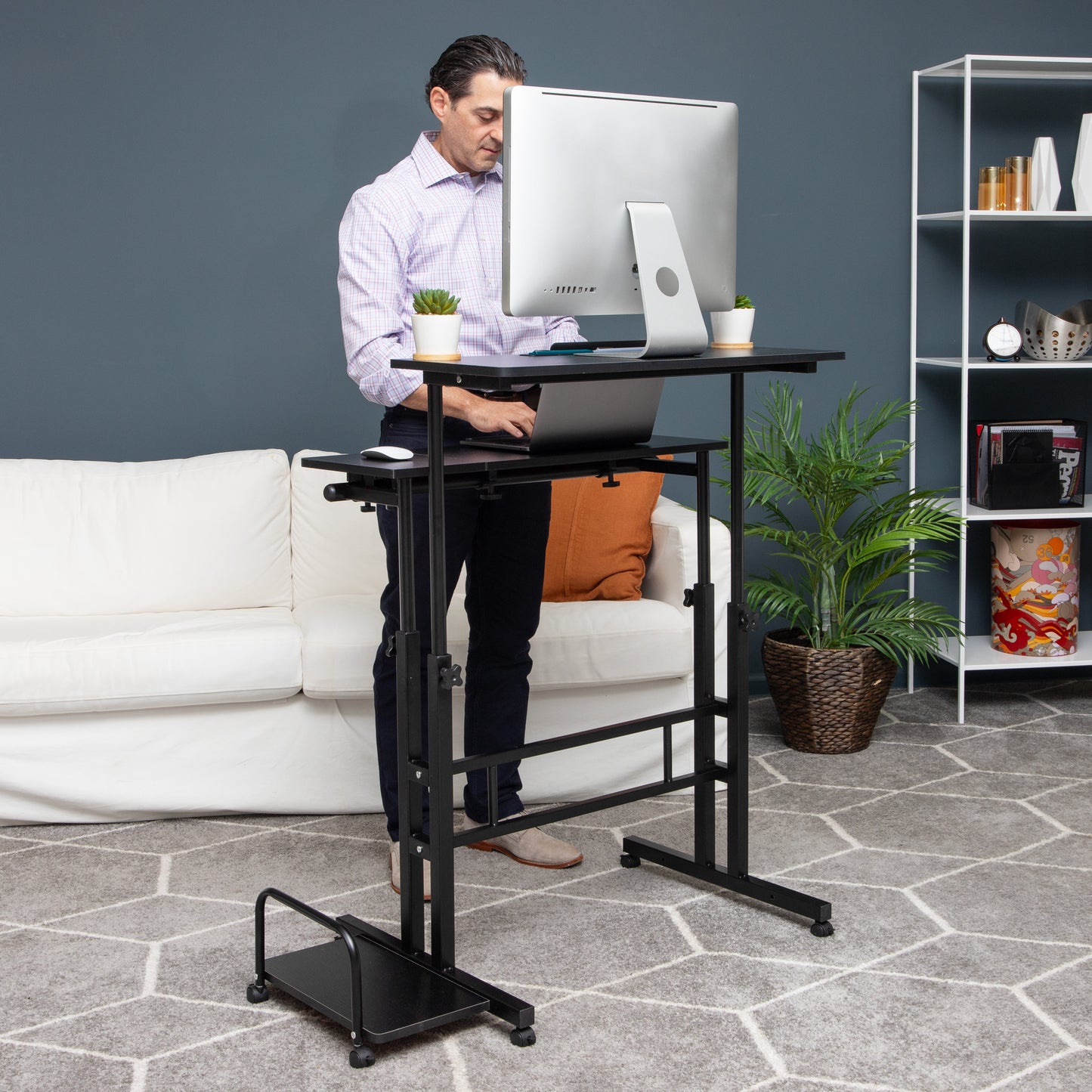 Mind Reader Woodland Collection, Mobile Sit/Stand Desk, Height Adjustable, Lockable Casters, Portable