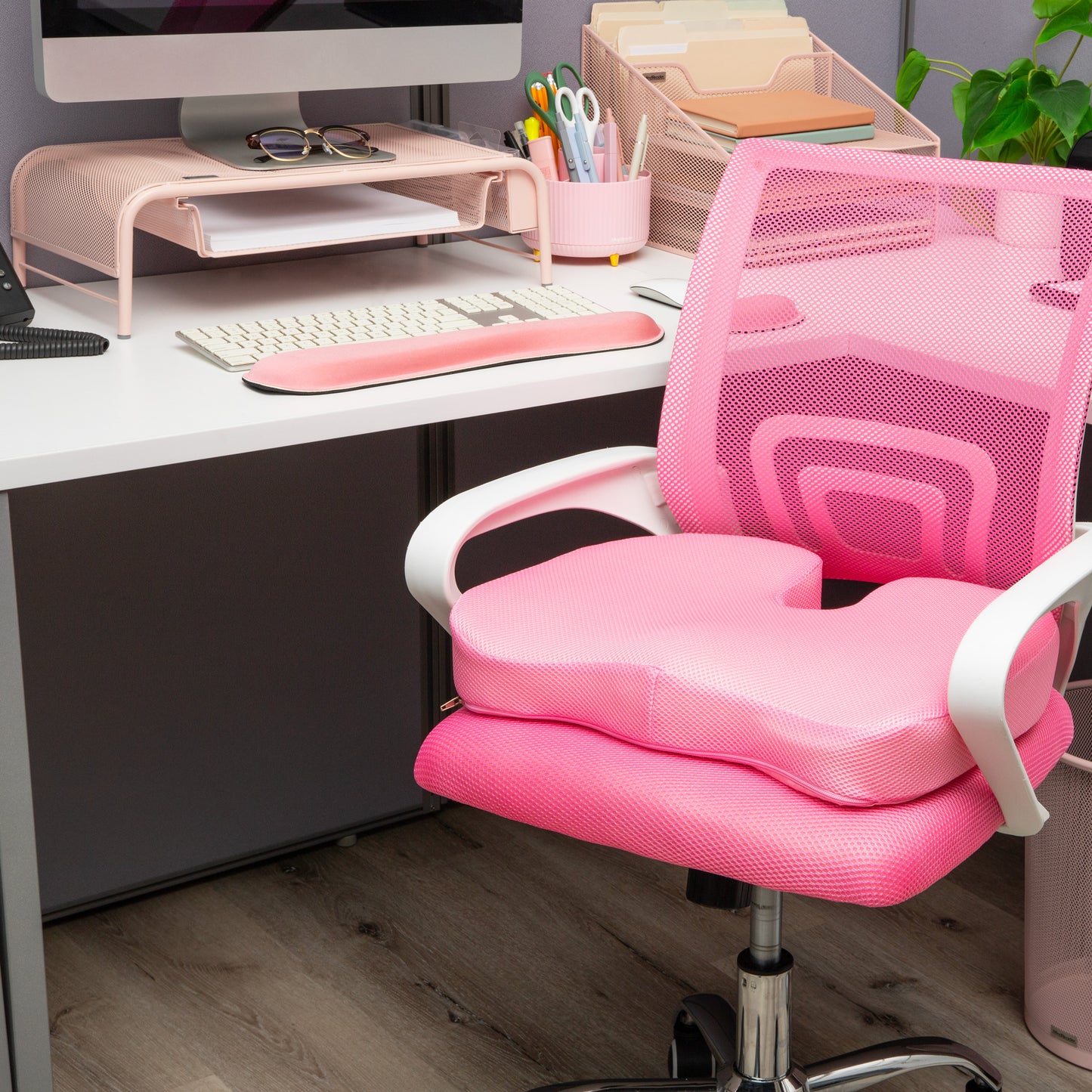 Mind Reader Memory Foam Seat Cushion with Air-Cloud Technology, Tailbone Cutout for Sciatica & Coccyx Relief, Non-Slip, Office Chair Cushion, Pink
