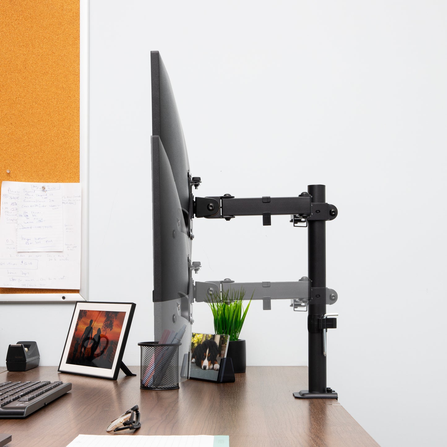 Mind Reader Single Monitor Desk Mount for 13–32 Inch Screens, Adjustable Tilt ±45°, Swivel ±90°, Rotate 180°, VESA 75x75/100x100, Holds up to 17.6 lbs, Cable Management, Quick Release, Black