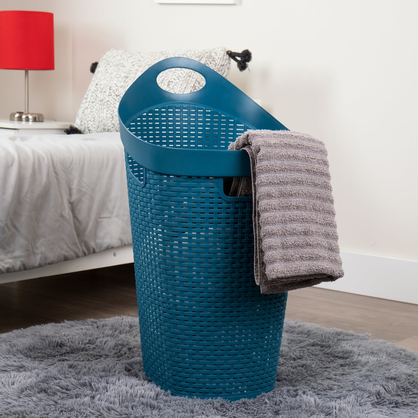 Mind Reader 60L Rolling Laundry Hamper, Clothes Basket, Wheels, Wicker Style, Plastic, 19.5"L x 14.75"W x 29.25"H