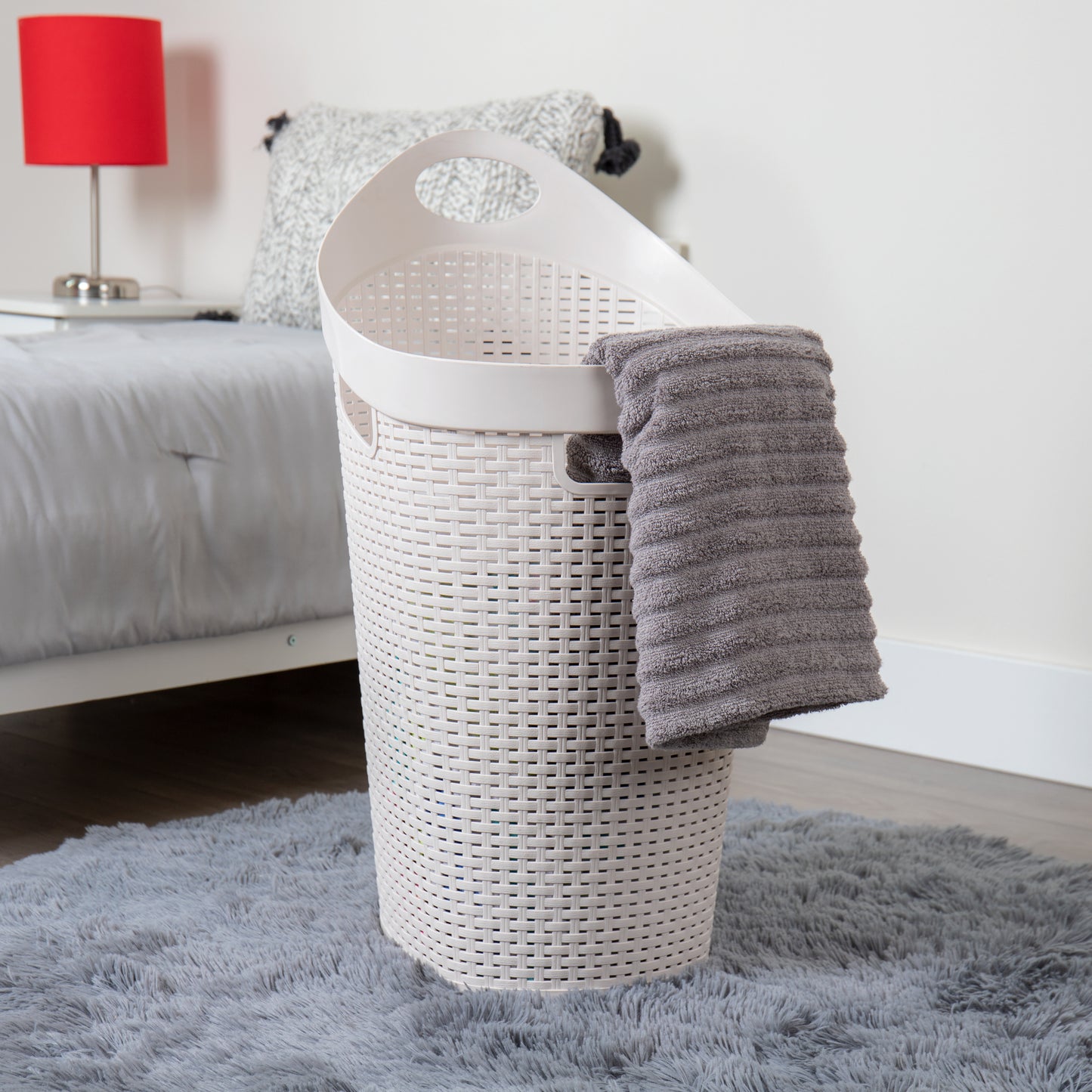 Mind Reader 60L Rolling Laundry Hamper, Clothes Basket, Wheels, Wicker Style, Plastic, 19.5"L x 14.75"W x 29.25"H