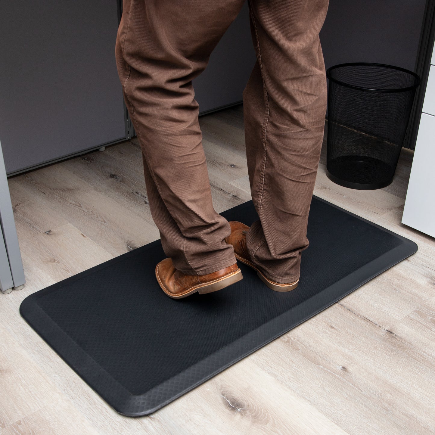 Mind Reader 9-to-5 Collection, Anti-Fatigue Mat for Kitchen and Office, Standing Desk Mat, 19.5 x 35.25 x 1, Rubber, Black