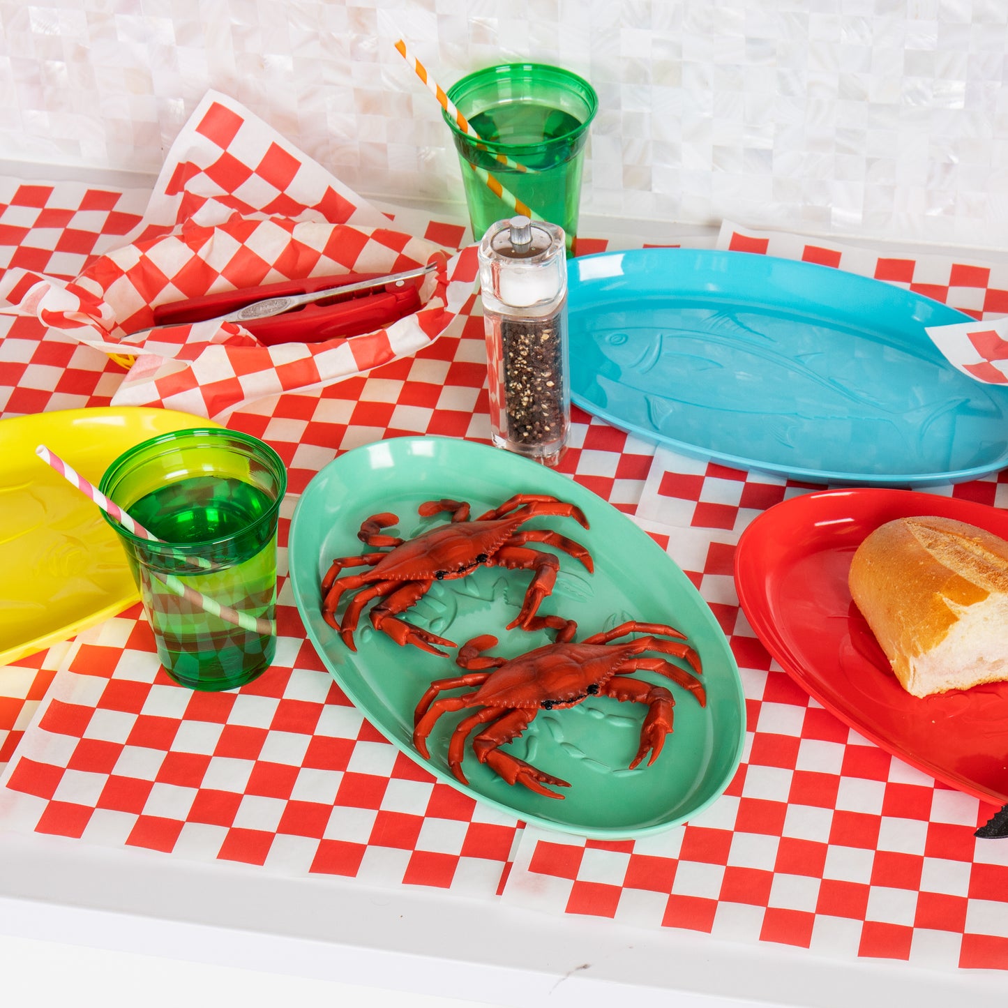 Mind Reader Bon Appetit Collection, Seafood Platter Set, Embossed Design with Lobster, Fish, Shrimp and Crab, Kitchen, Serveware, Set of 4, Melamine, Multi-color